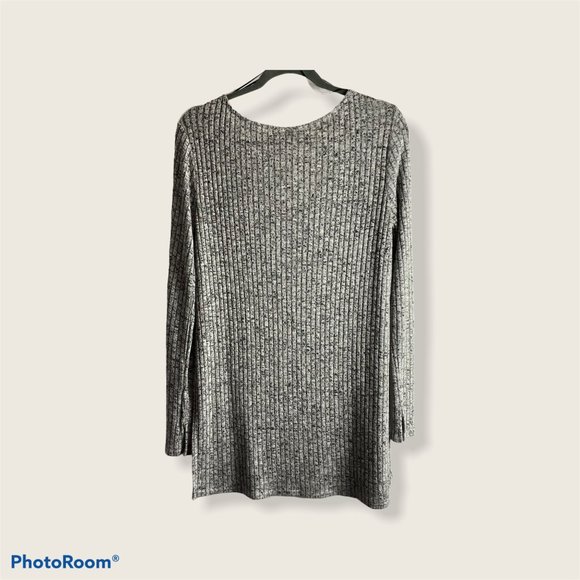 H&M Divided Women's Med Long Sleeve V-Neck Sweater - Picture 5 of 5